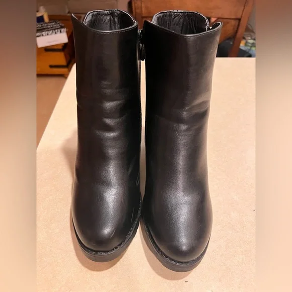 BF Betani Mia-2 Black Booties - Picture 1 of 4